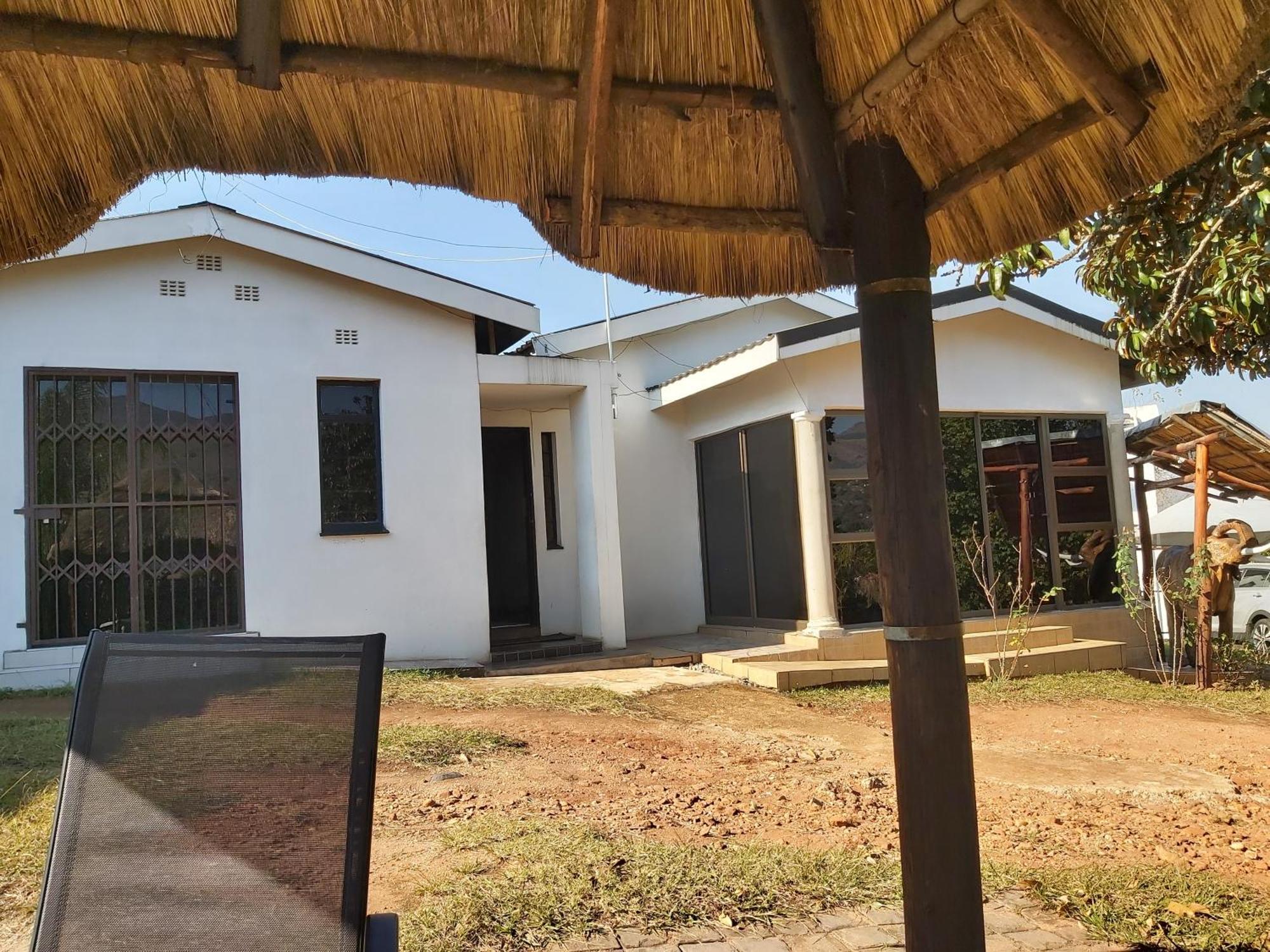 1 Bed Apartment inside Thula Du Estate Mbabane Habitación foto